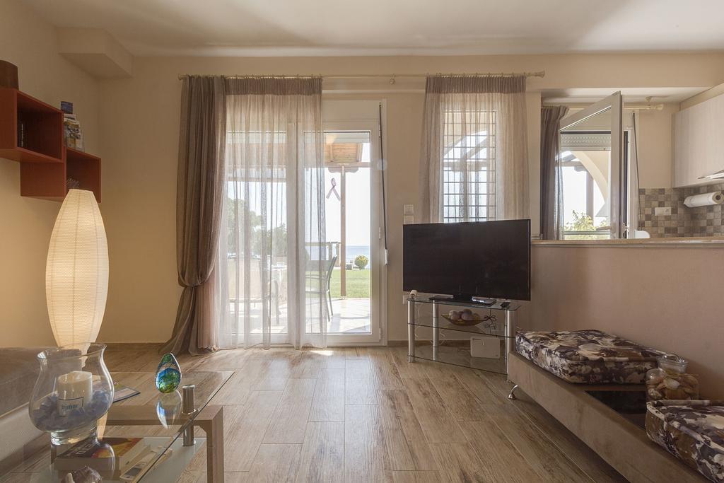 Villa Nefeli - Akti Salonikiou A Agios Nikolaos  Exteriör bild